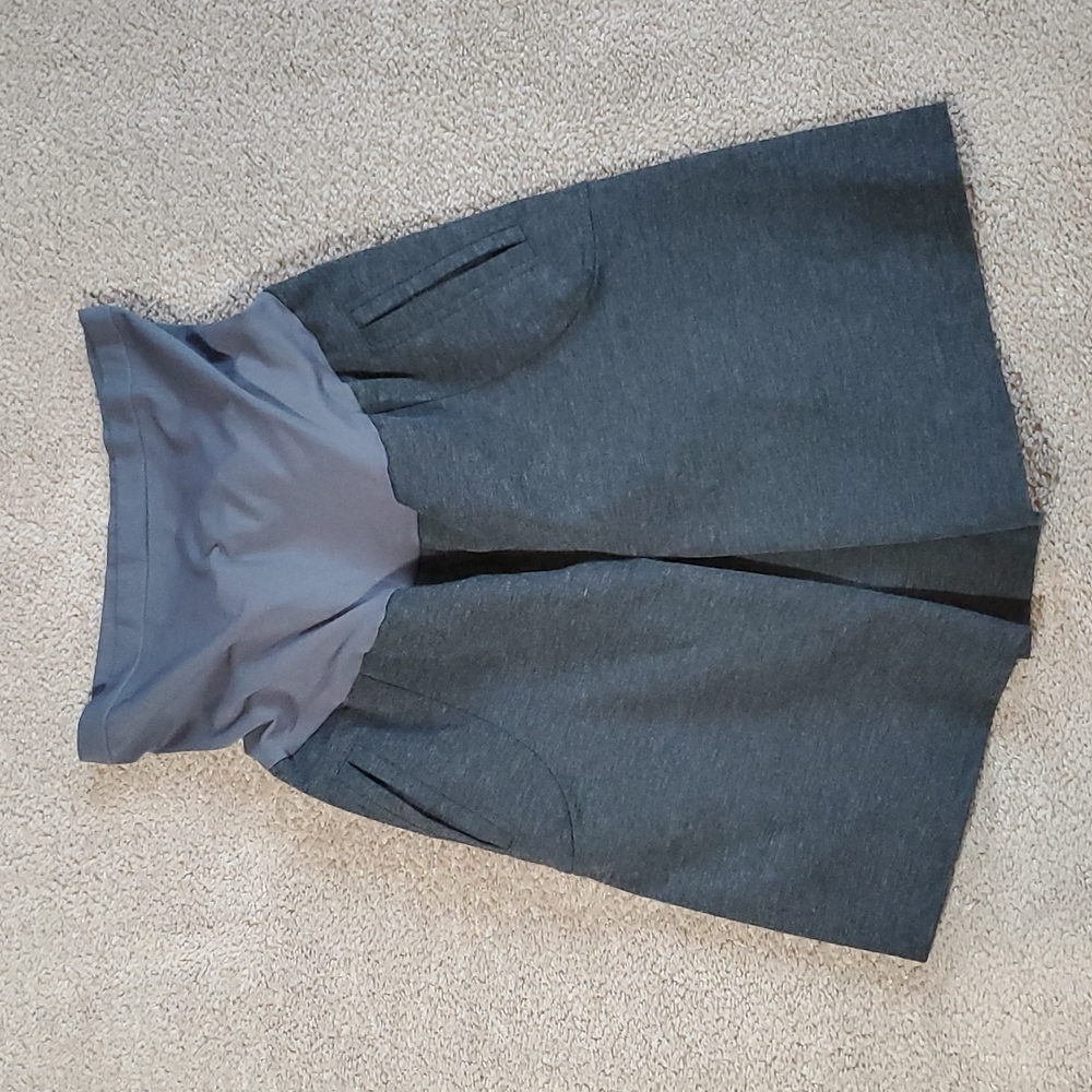 A pea in the pod Maternity skirt size large gray polyester blend
